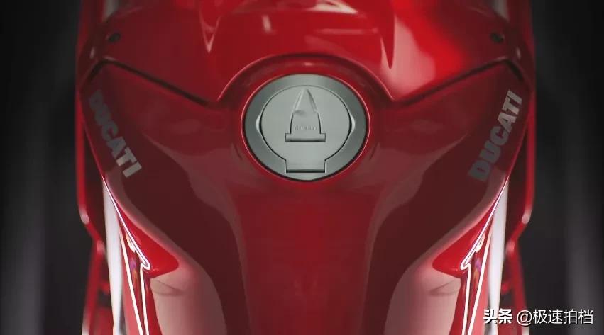 花十几万买摩托的人什么心态,花10万买摩托的人有车吗