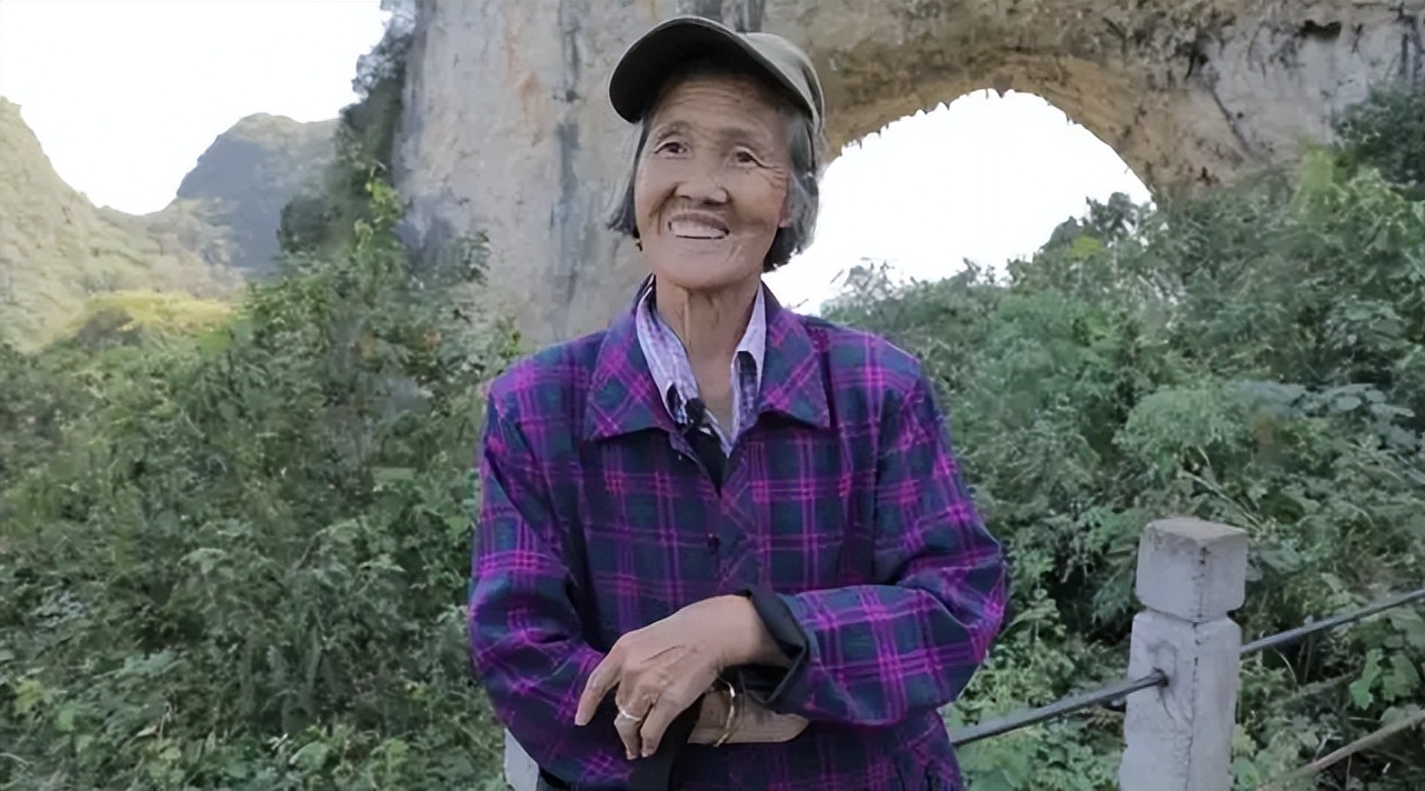 谢谢会说11门外语的阿婆，治愈了我的焦虑症