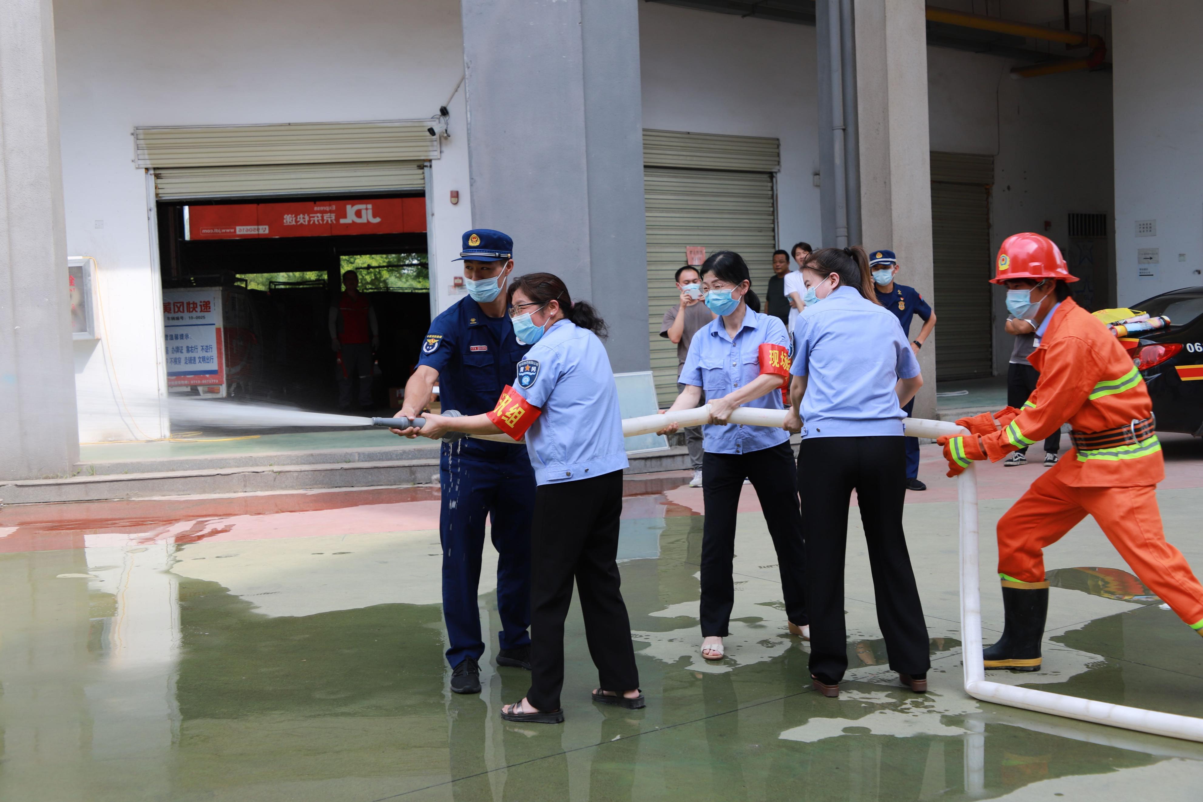 我学会了使用微波炉,我学会了使用电水壶