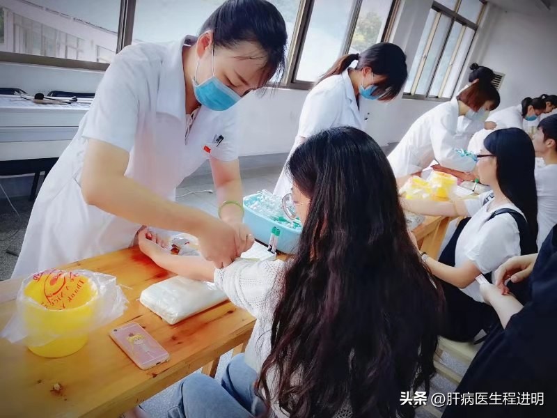 小三阳医生建议不治疗定期检查,小三阳患者自愈的概率