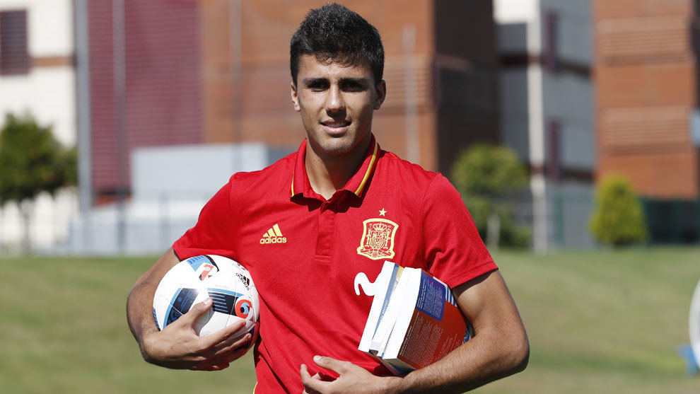 马竞球员罗德里资料,罗德里刷新曼城纪录