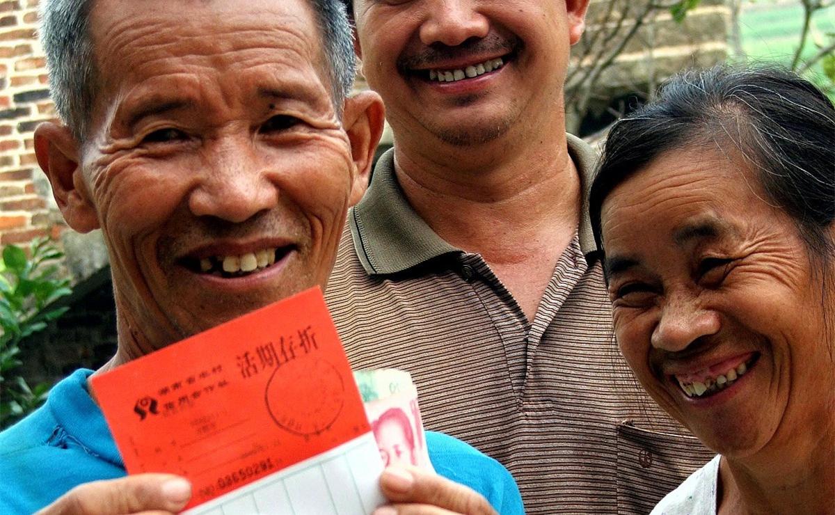 3年前，听妈话婚姻AA，3年后，他攒了12万，我买电脑还得分期