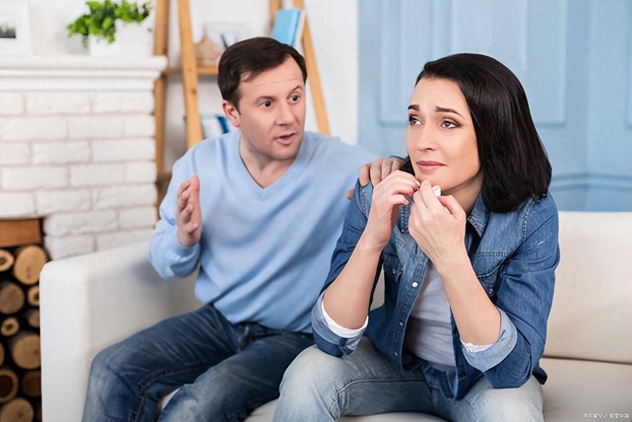 丈夫把情人安排进家里当保姆,老公把情人请回家当保姆