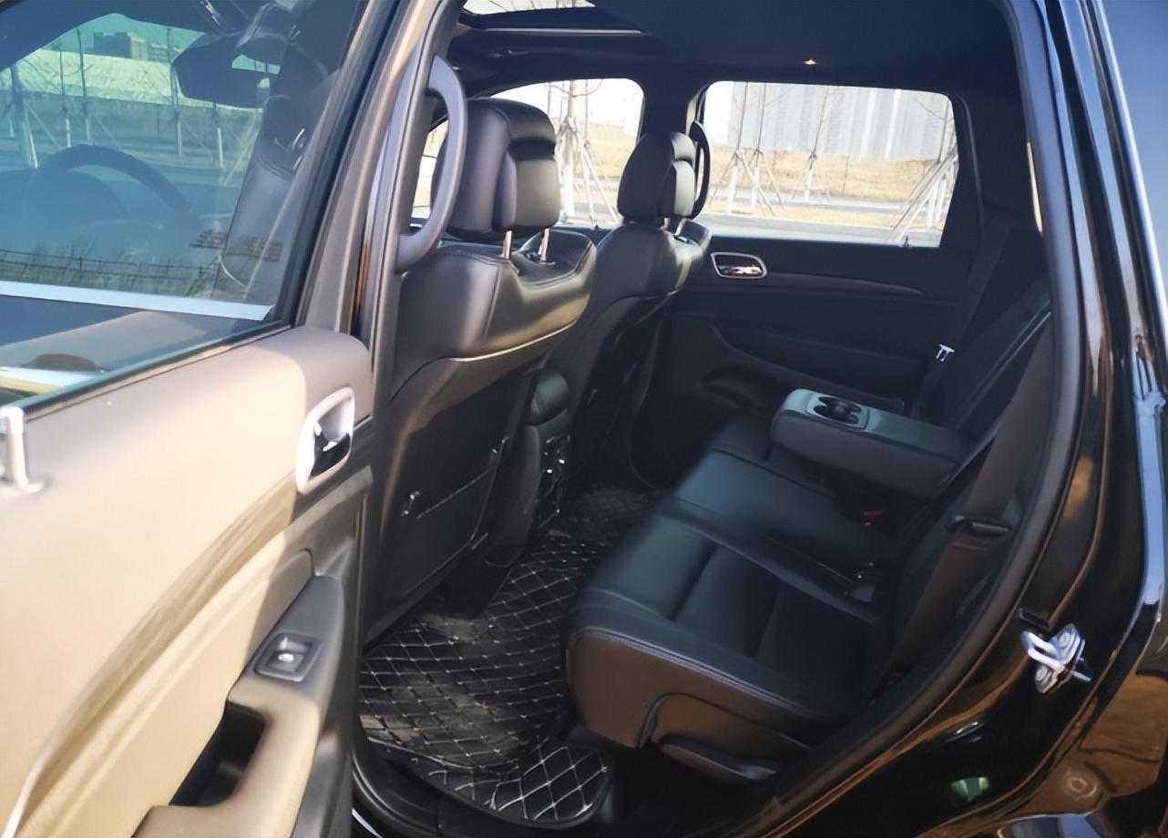 18年大切诺基3.6油耗豪华导航版,2015款大切诺基3.0旗舰版真实油耗