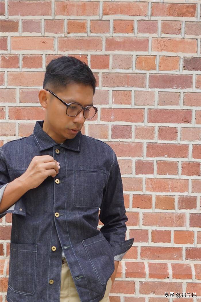丹宁牛仔外套搭配,丹宁牛仔外套怎么搭配