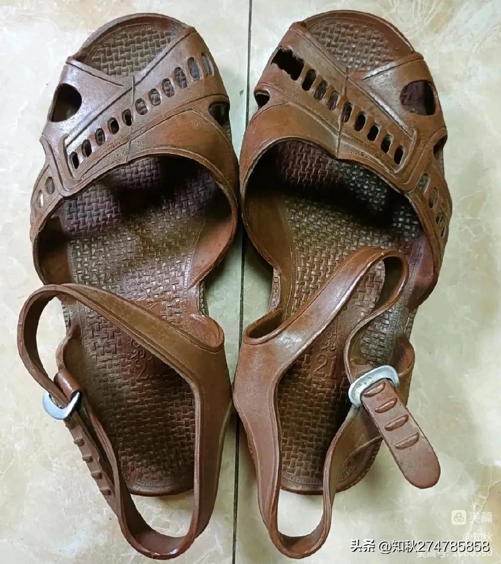 童年的塑料带跟凉鞋,童年的塑料凉鞋图片