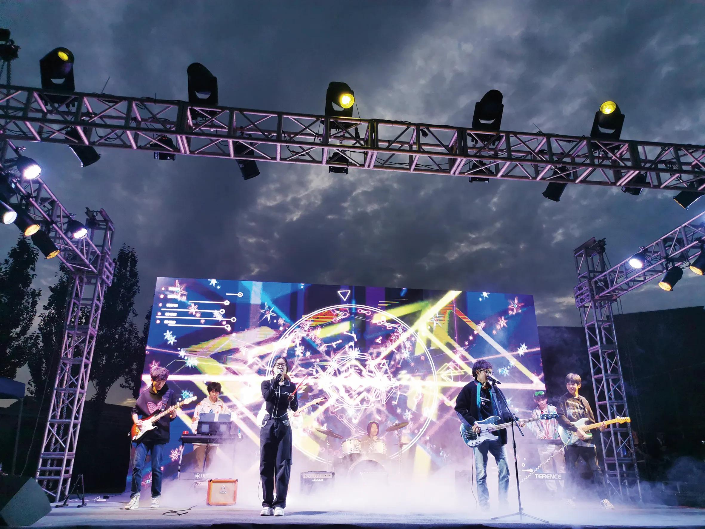 黑利伯瑞国际学校课程,黑利伯瑞国际学校辩论