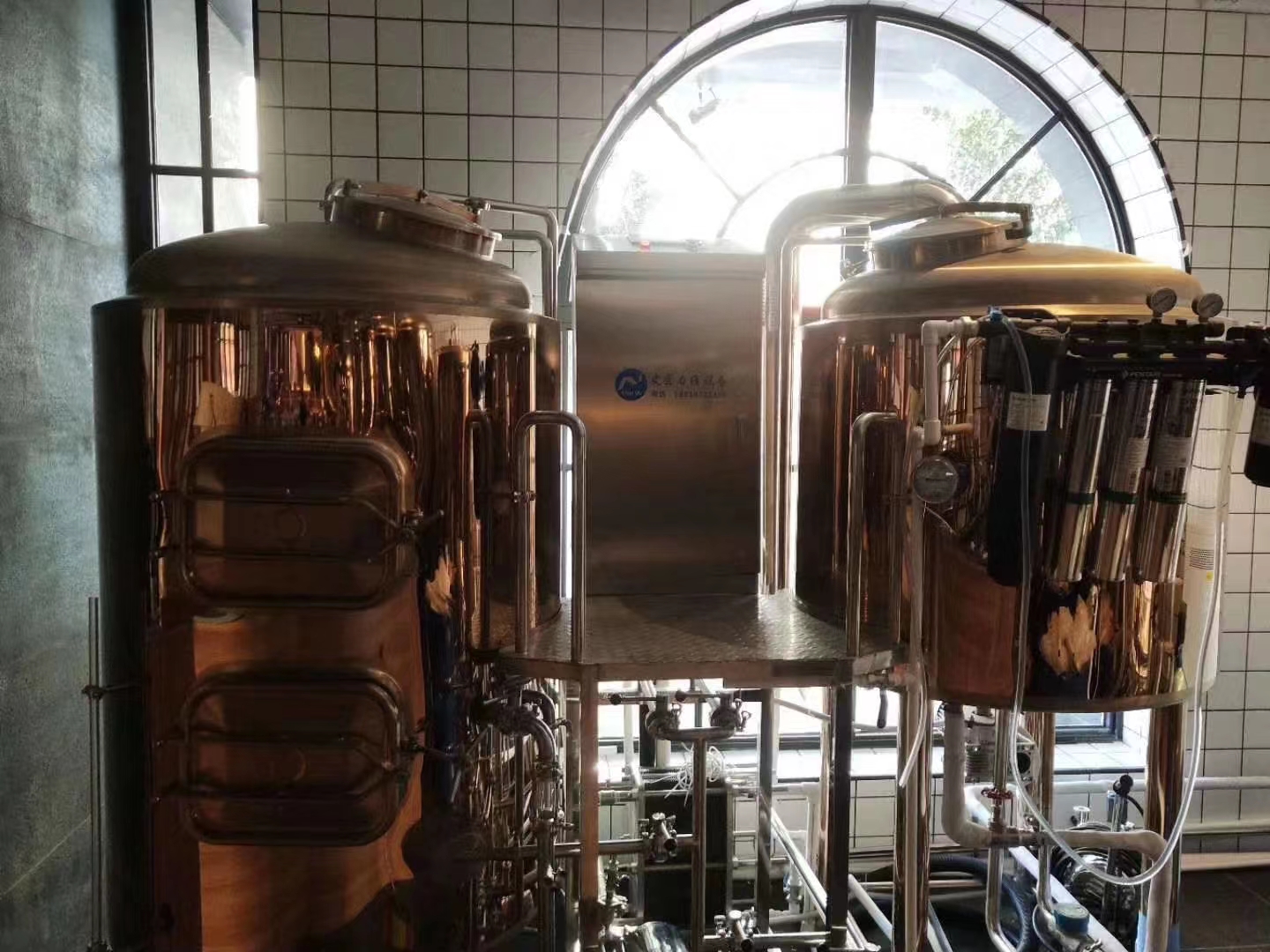 哪里生产自酿啤酒设备,正规啤酒厂设备厂家