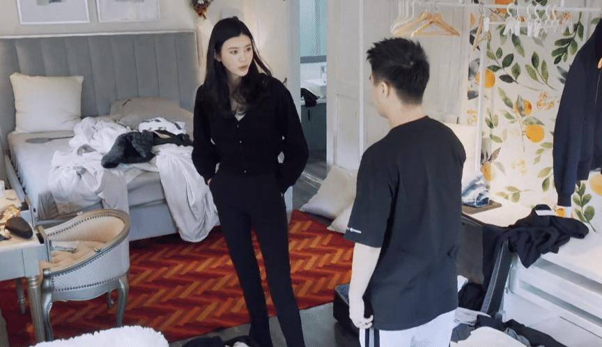 奚梦瑶：母凭子贵嫁豪门，与窦骁绯闻惹争议，她能否坐稳贵妃之路