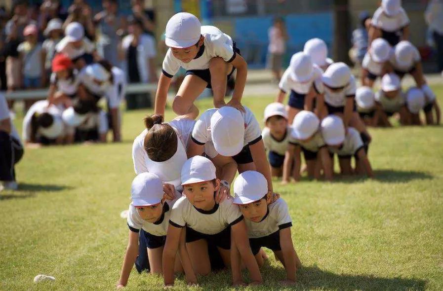 小孩骑电动车忘拔钥匙,电动车没拔钥匙小孩错拧油门