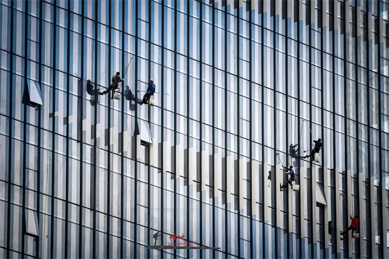 离死亡最近的职业,高空工作坠落死亡事件