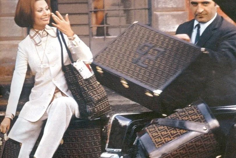 fendi去年爆款包,fendi经典名牌包包