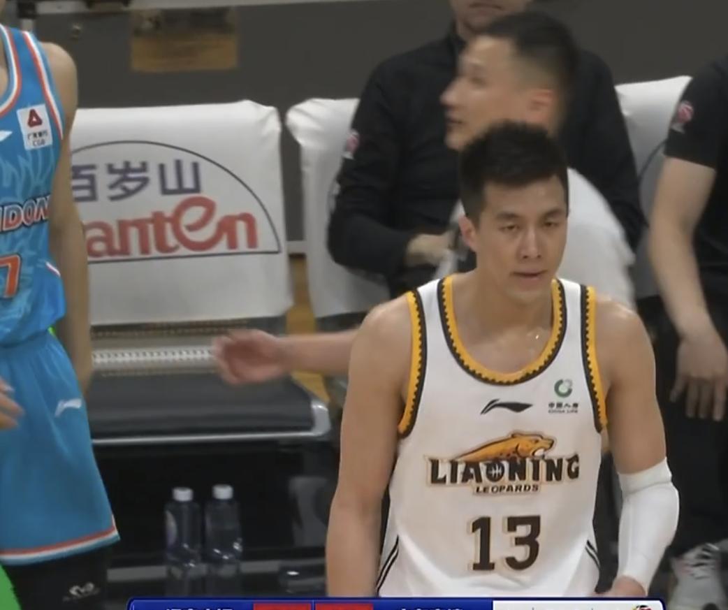 cba郭艾伦被犯规,cba郭艾伦被恶意犯规