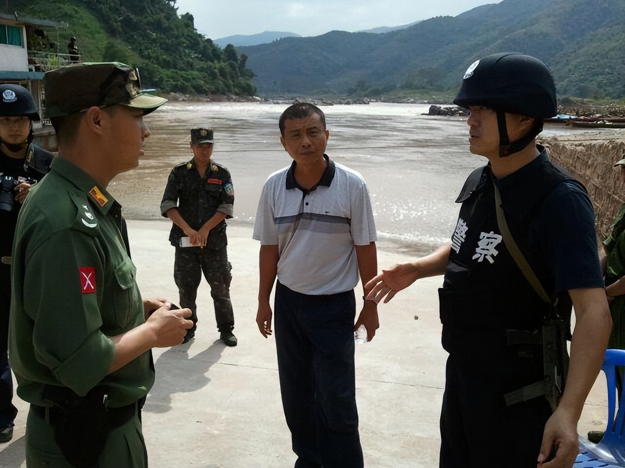 13年租户外出,让合租的小伙把空调开17度,小伙半夜摸到一只冰手