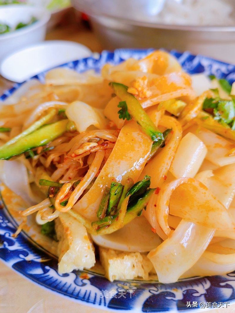 外面卖的凉皮是什么做的,外面买的凉皮还要煮吗