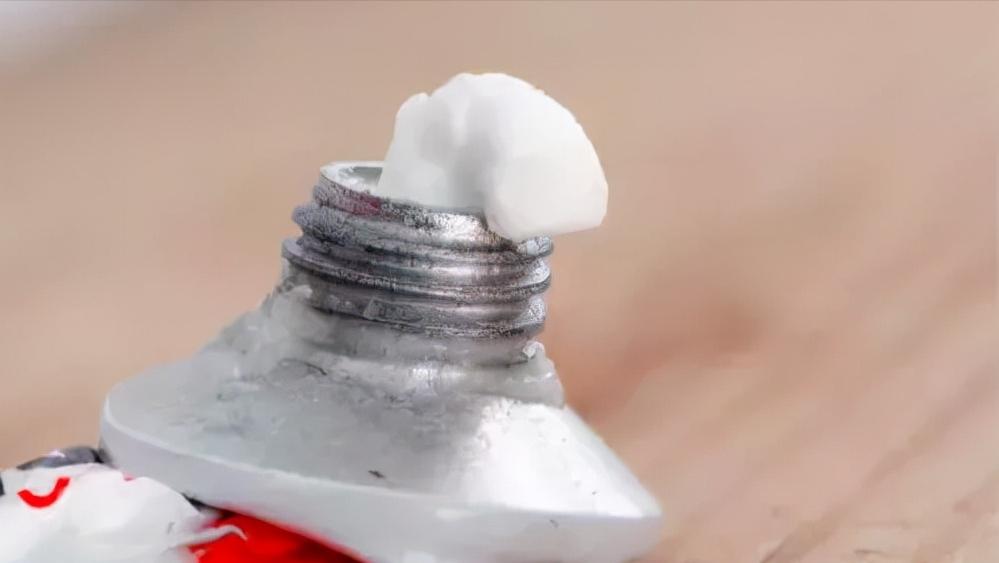 红霉素软膏能去除老年斑吗,红霉素软膏能治好老年斑吗