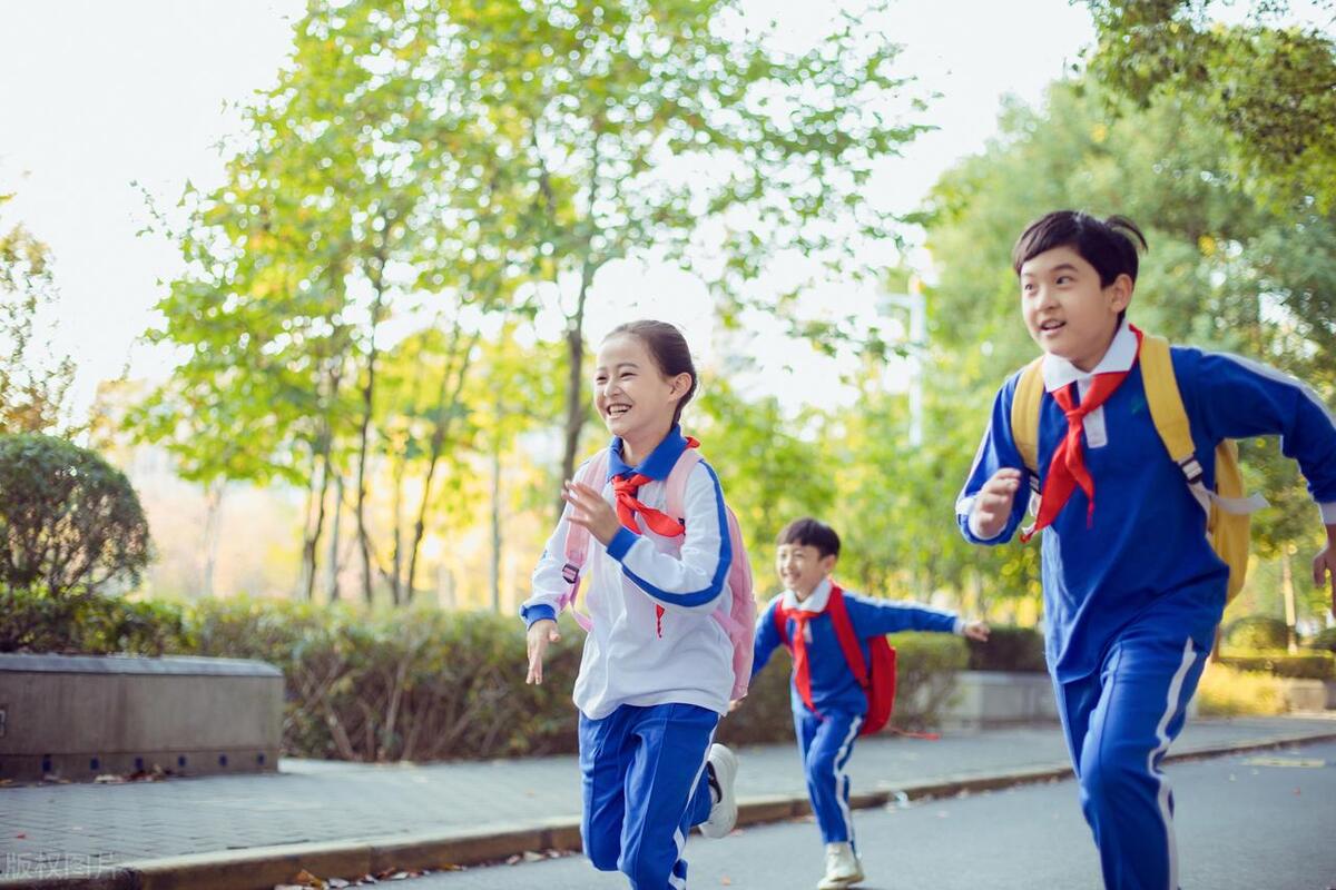 浅谈对青少年的法制教育,未成年人和青少年学生法治观念
