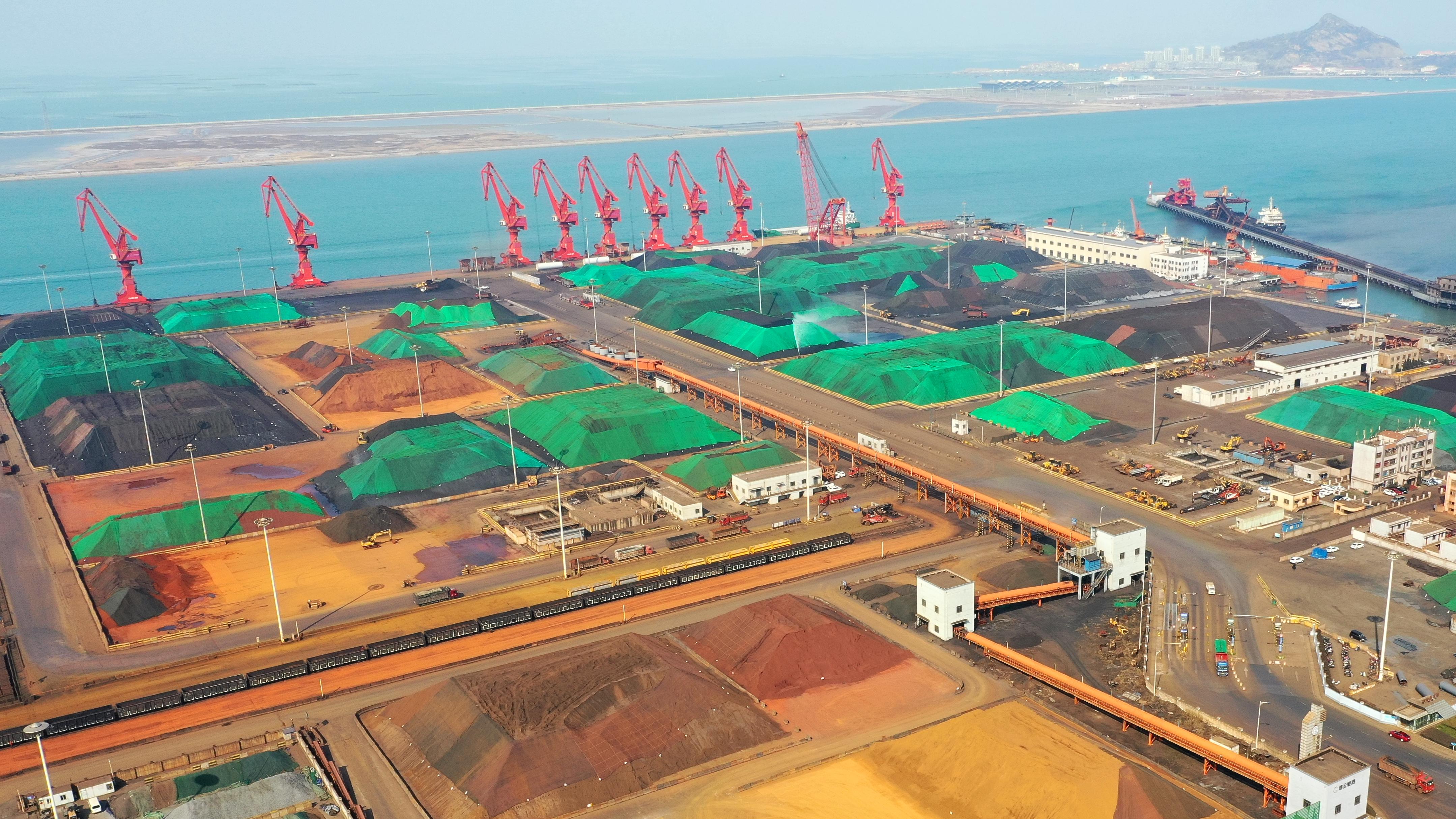 十五载芳华绽放新征程扬帆正劲江苏连云港港口股份有限公司成功上市15周年