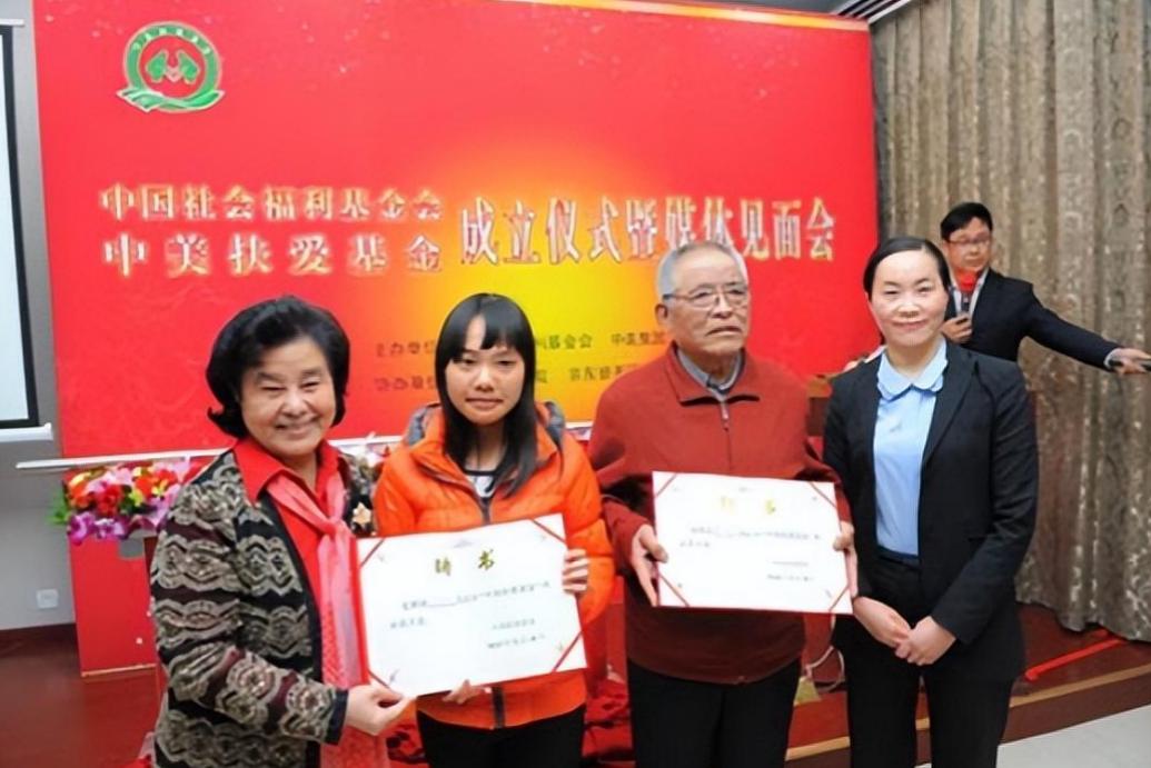 老人晨练撞小孩后续,老太太晨练被撞