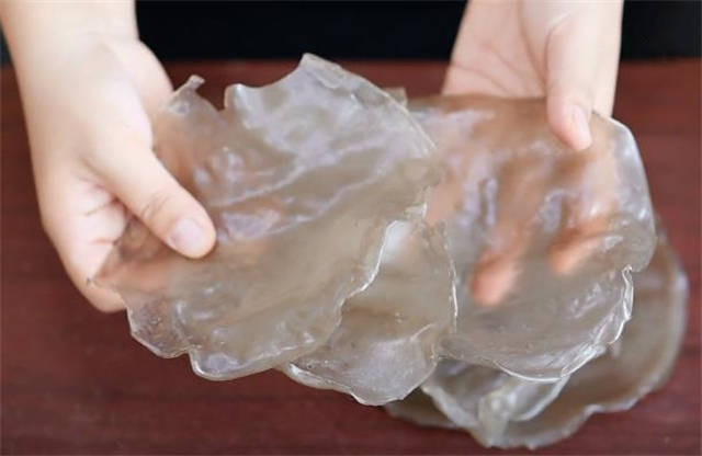 商用红薯粉皮的制作过程视频,红薯淀粉做粉皮的做法大全