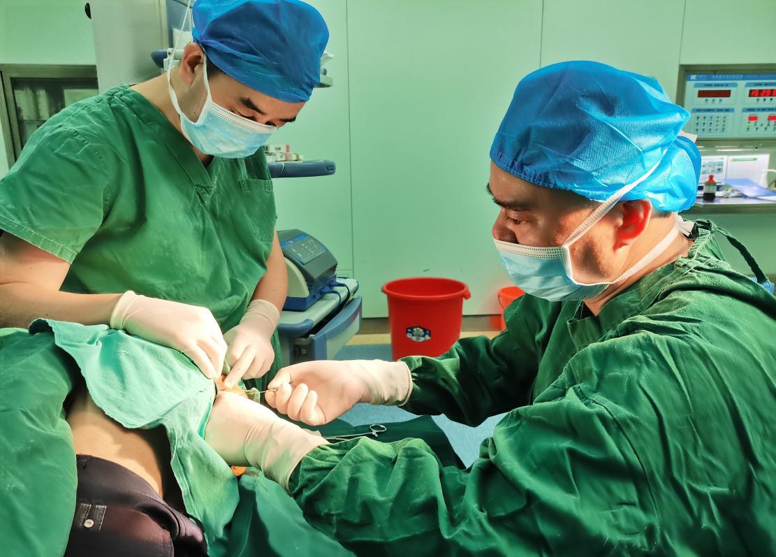 用心用情守护患者健康,邵阳县人民医院唐元林简介