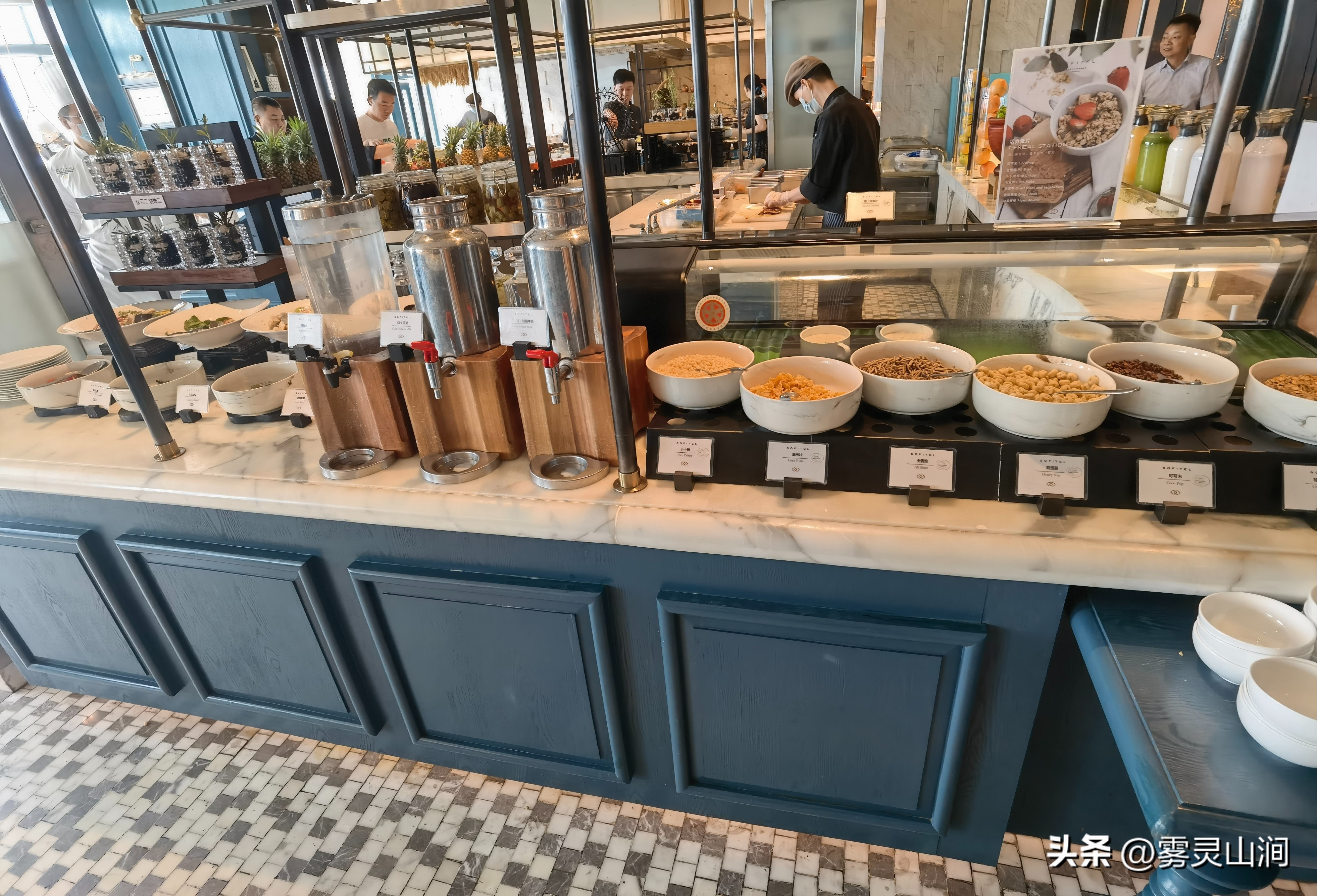 佛山罗浮宫索菲特酒店夜景,佛山罗浮宫索菲特酒店的布局亮点