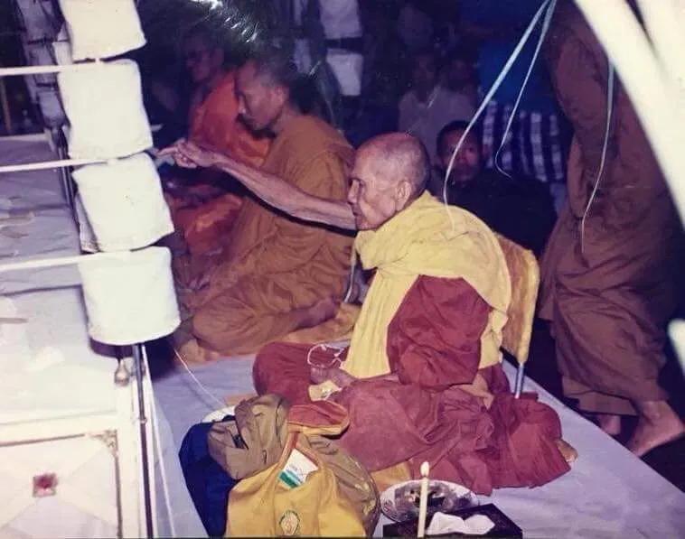 龙婆moon几大圣僧,龙婆moon简历