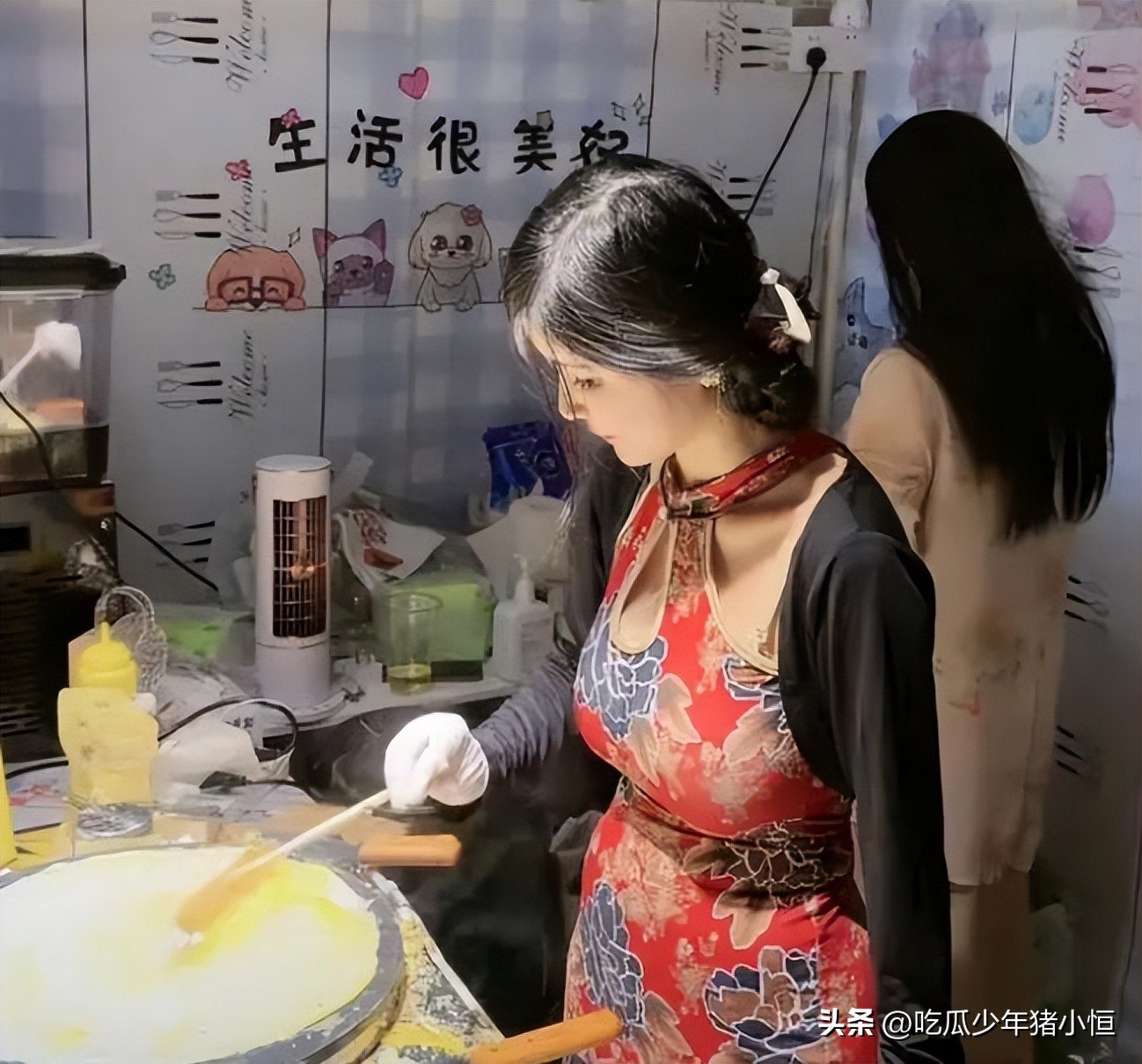 曾发预告自杀，如今转行卖煎饼，狗头萝莉一天收入1千3，净赚400