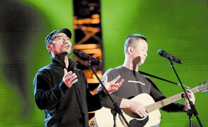 旭日阳刚2017年现状,旭日阳刚对汪峰什么看法