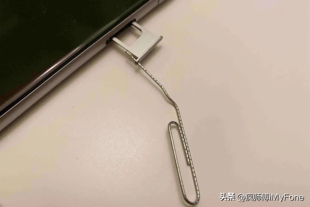 sim卡怎么取出苹果手机不用取卡针,怎样取出iphone里的sim卡