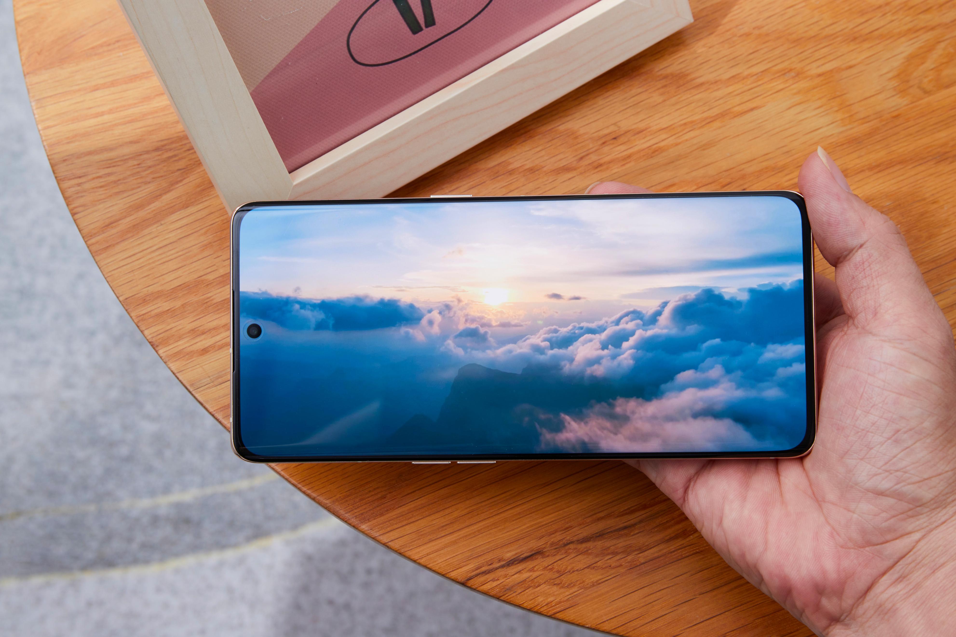 2499元起opporeno10系列发布,opporeno9pro系列手机值得买吗