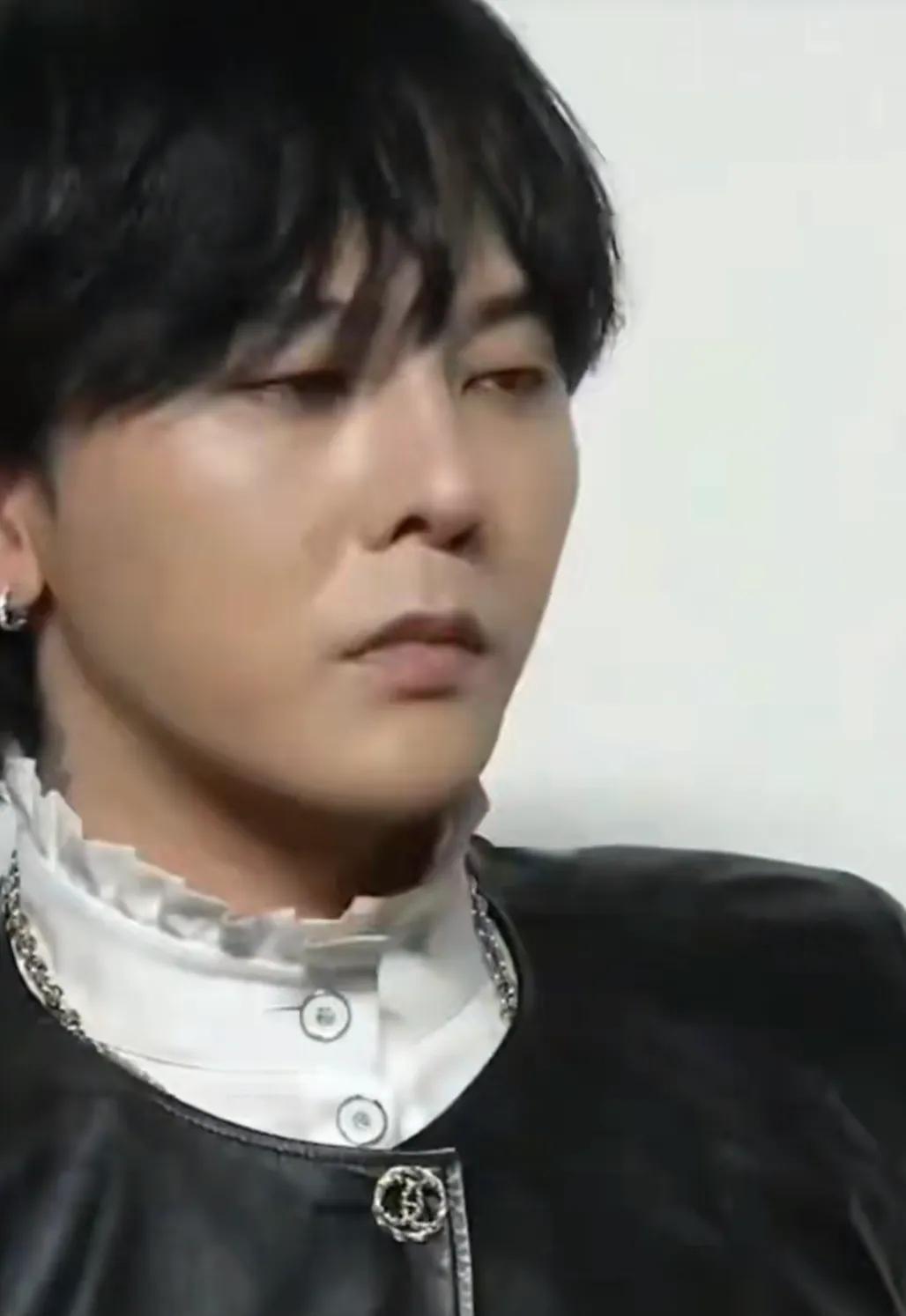 权志龙被曝吸毒后首现身完整视频,权志龙出席活动疑似毒瘾发作画面