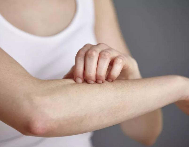 口干舌燥但又不想喝水是什么原因,为什么人会经常觉得口干