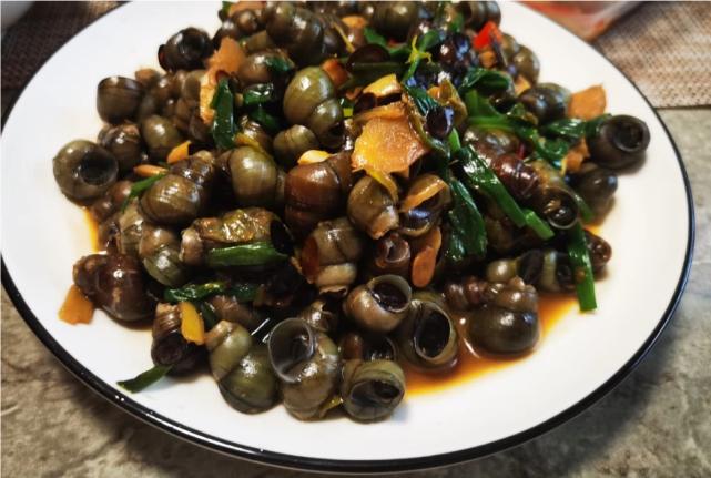 螺蛳这样做解馋又下酒,螺蛳除了爆炒之外还可以怎么吃