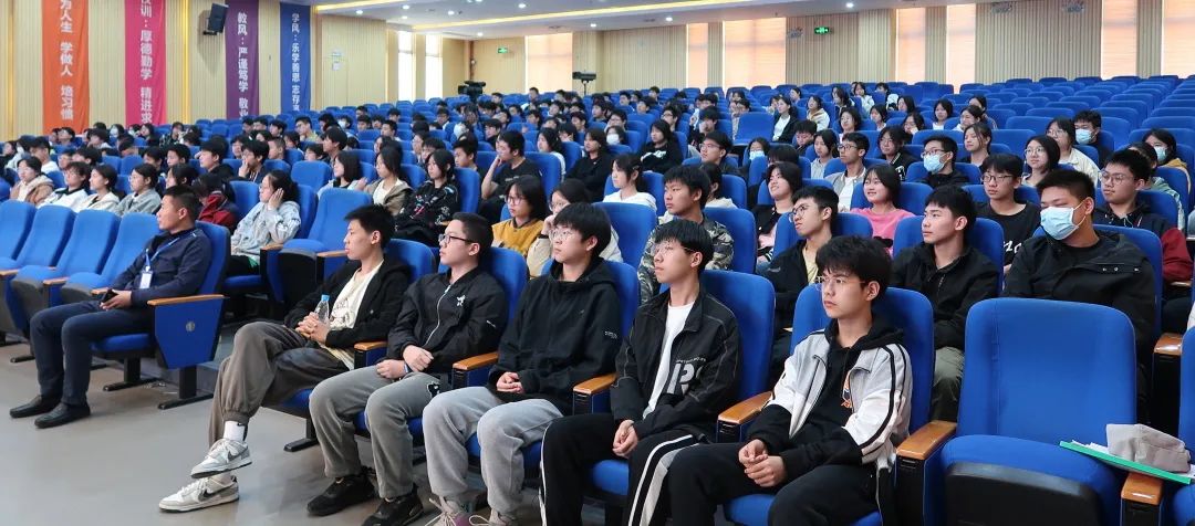 体育创新展示,体育特色课程开发与实施心得体会