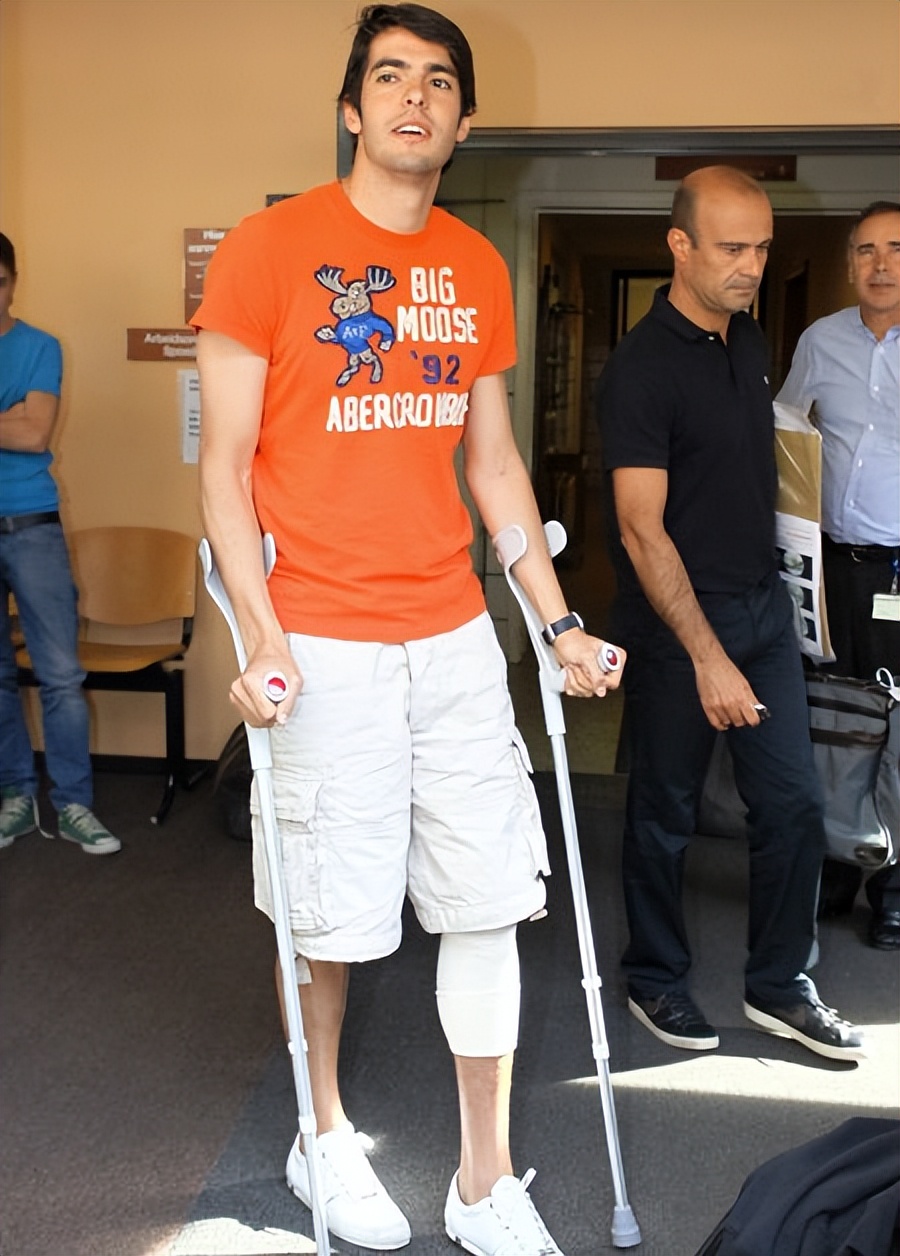 2017年卡卡婚姻现状,卡卡前妻卡洛琳再婚生孩子了吗