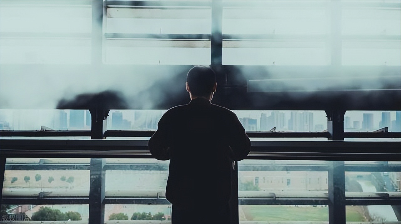 男人没钱可以有多卑微？一对夫妻的真实经历：生活不同情弱者