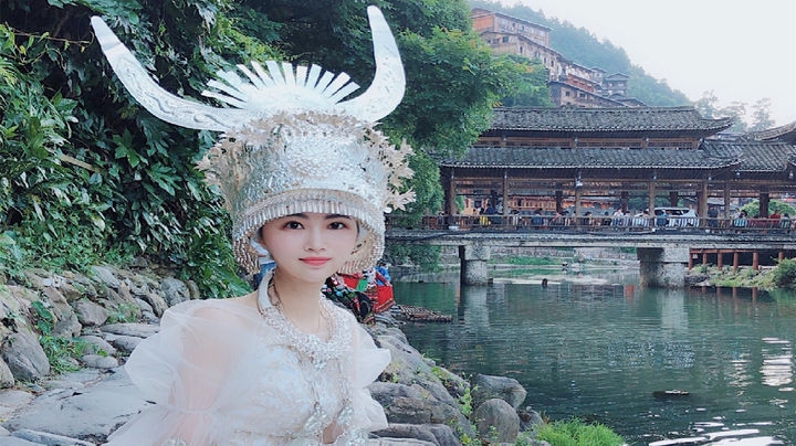 西江千户苗寨去玩一次大概多少钱,跟团去贵州5天要多少钱