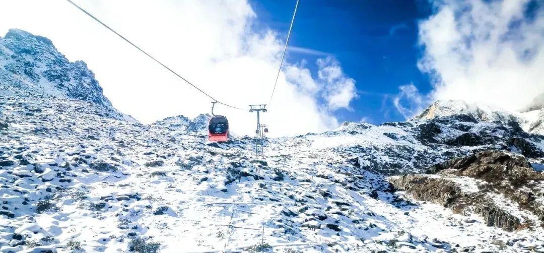 宸濊タ娴极鐨勫ぉ鑺辨澘,鏃嬭浆鏈ㄩ┈宸濊タ缇庢櫙