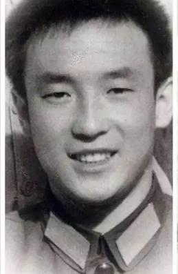 从截肢患癌到比肩姚明,还被吴京拍成电影,他是中国最牛的老头?