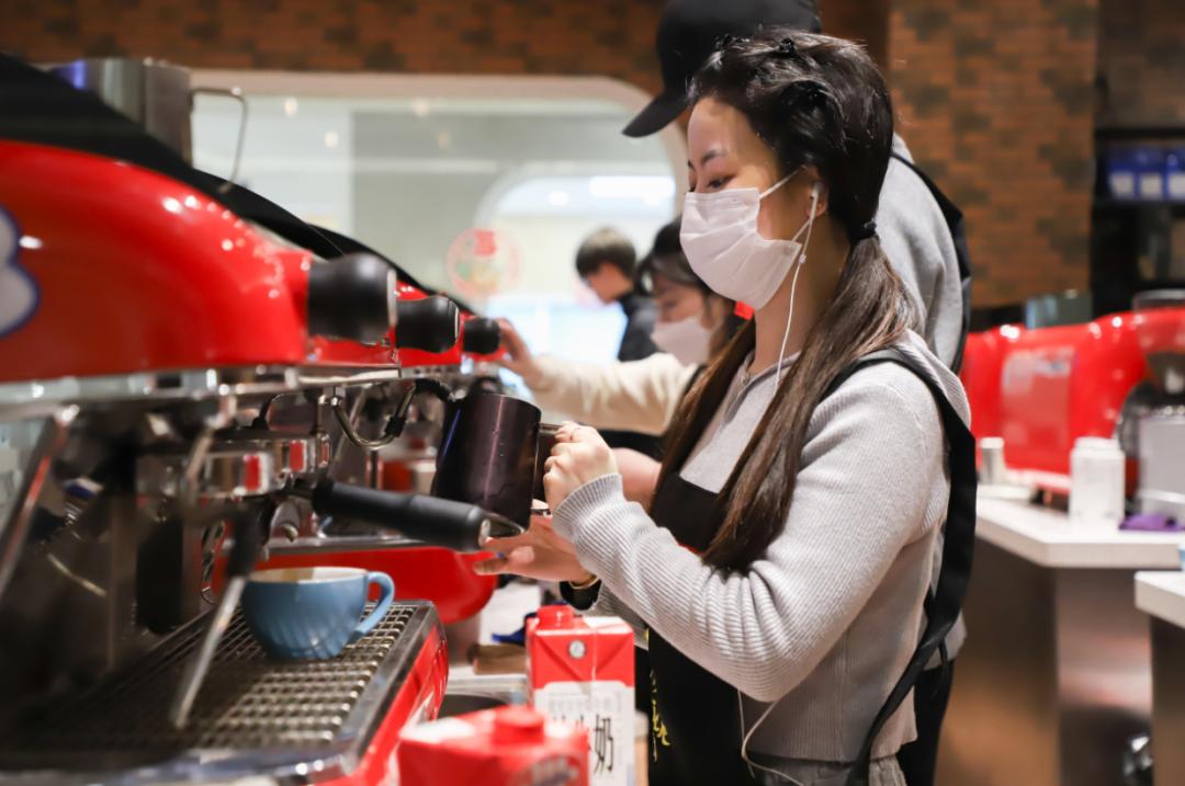 创业干货分享：这家日本超人气咖啡店，爆款竟是戚风蛋糕？