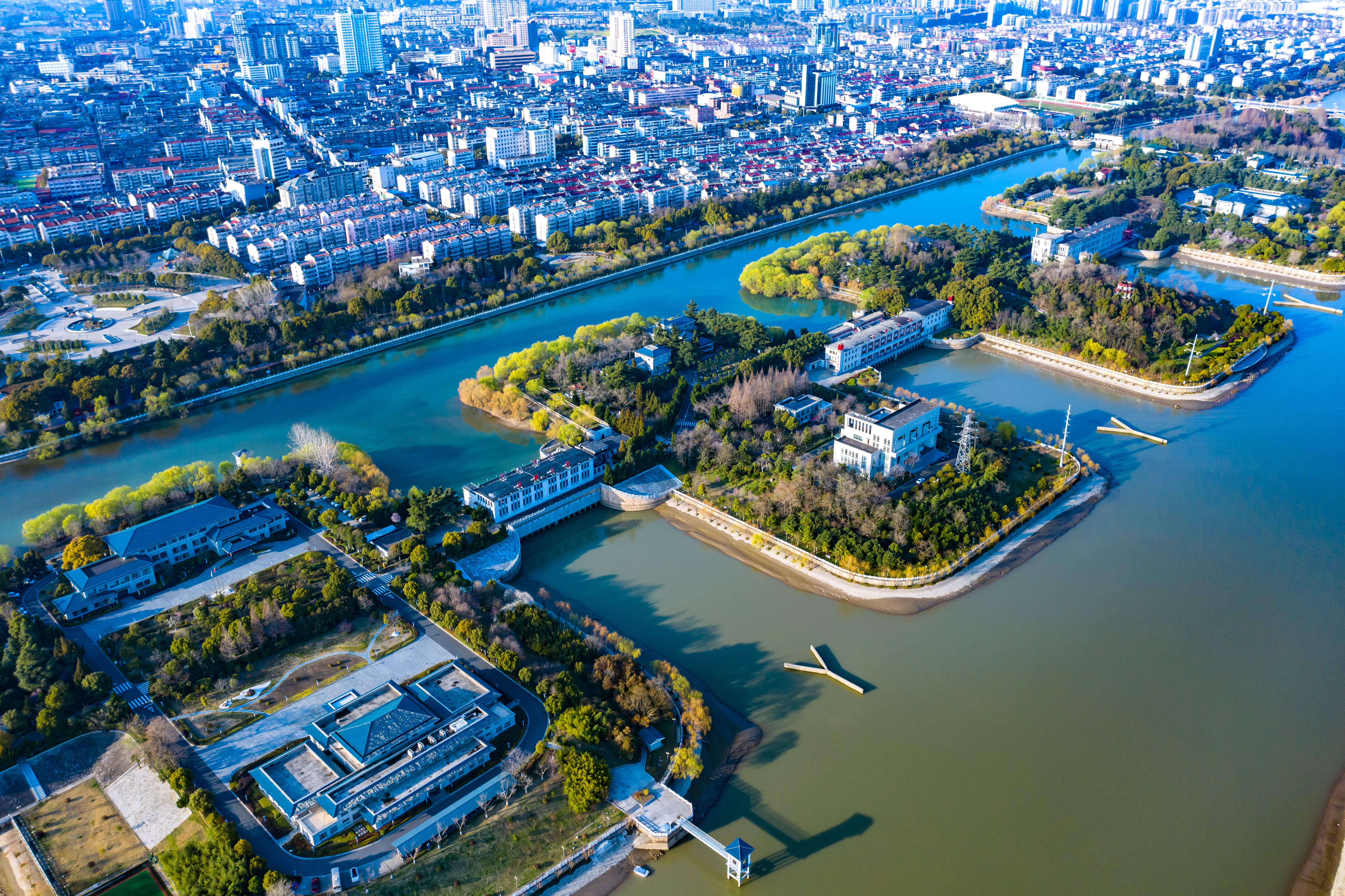 新华日报聚焦点,新华日报头版聚焦镇江发展新动能