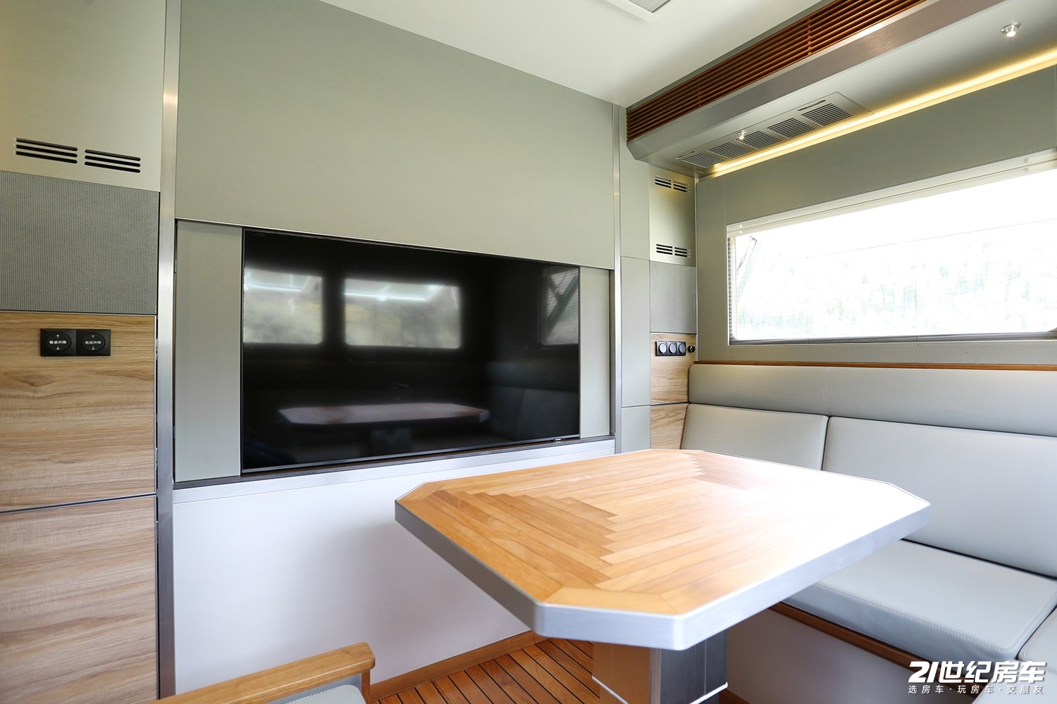 奔驰四驱c型顶级豪华房车,奔驰arocs升顶越野房车