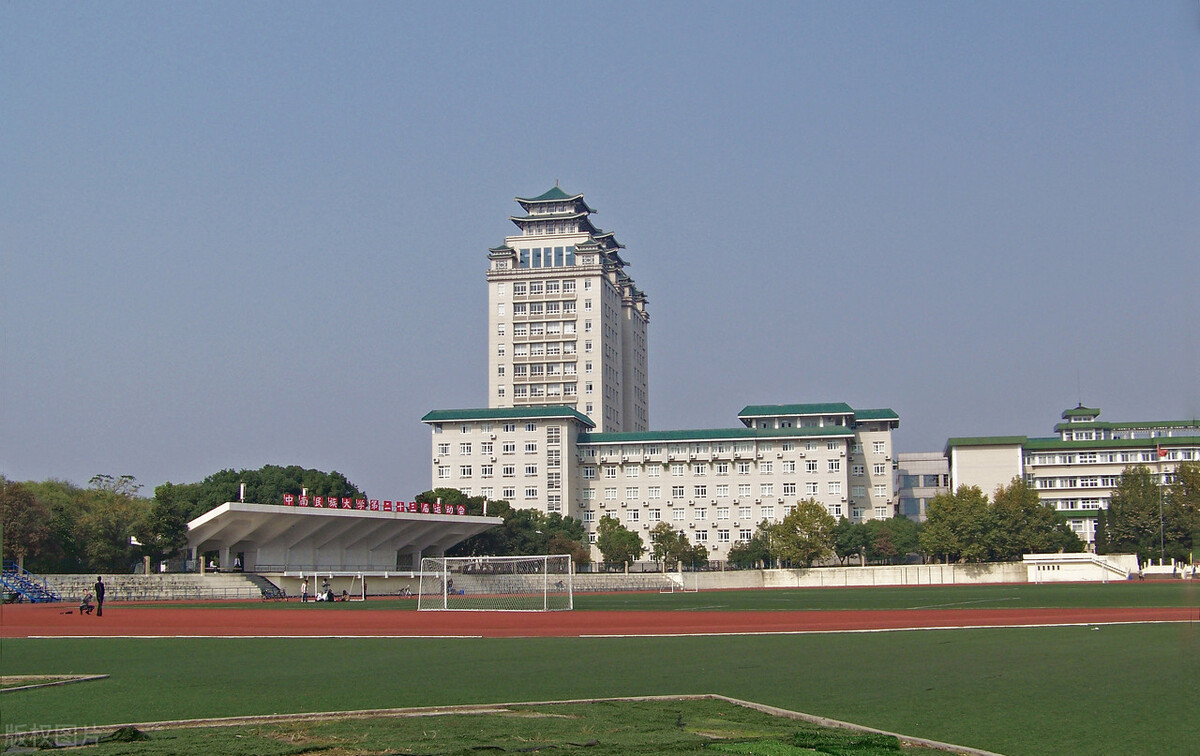 三峡大学对比长江大学和江汉大学,湖北师范大学和长江大学哪个好