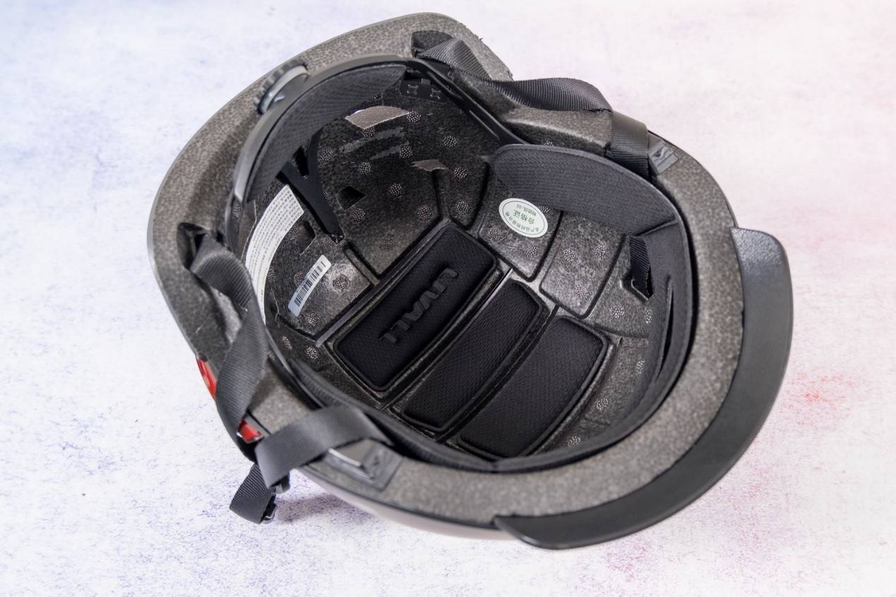 头盔有蓝牙耳机的效果,一款炫酷的智能头盔