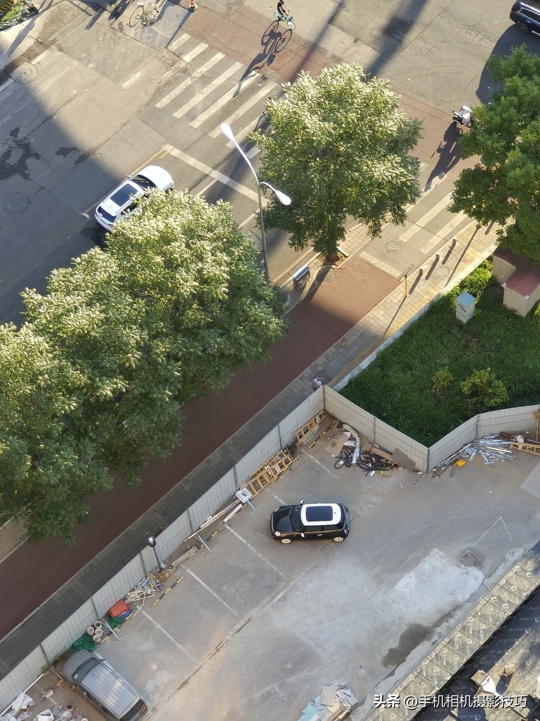 手机拍照避免照片模糊必学技巧,华为手机拍出的照片模糊怎么回事