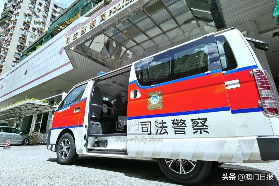 男子和好友赌博输了2万,男子组团赌博出老千