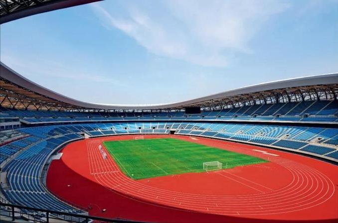 最大的体育场能容纳多少人,最新中国最大10座体育场