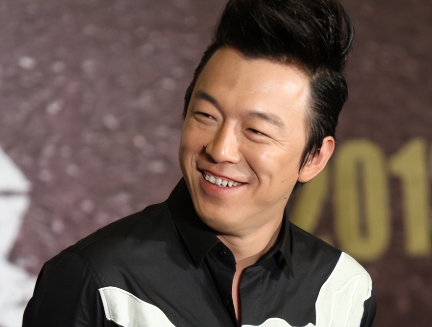 黄渤是靠什么火起来的,光环影帝黄渤完整视频
