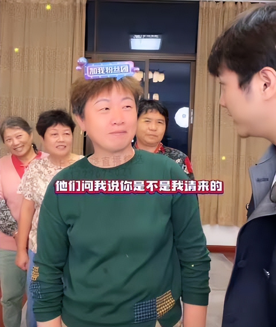 朱梓骁直播带货遭大妈哄抢,朱梓骁带货大妈抢东西